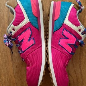 New balance pink shoes